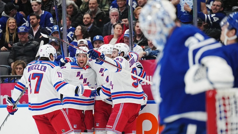 New York Rangers přerušili devítizápasovou vítěznou sérii Toronta Maple Leafs